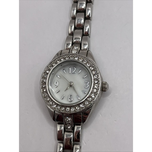 Women's Mother of Pearl Dial Quartz Watch Crystal Bezel 7.5" Band- New Battery - Picture 5 of 9